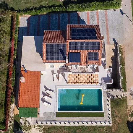 Villa Beautiful Countryside Drniš