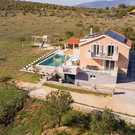 Beautiful Countryside Villa