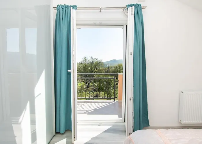 Beautiful Countryside Villa Drniš